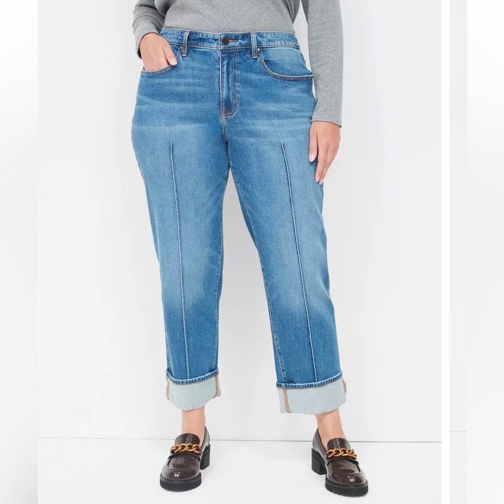 NWT Relaxed Straight Jean With Seam Detail Size 24P Mid-Rise